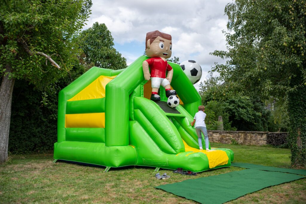 Hüpfeburg