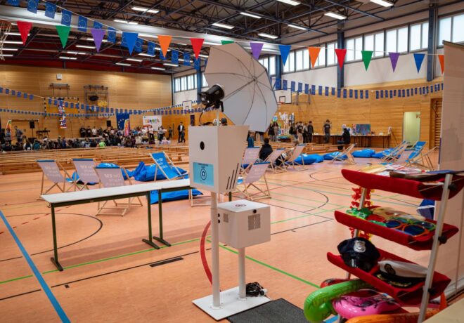 Fotobox von Schnappbox beim Europa-Projekttag in der Sporthalle einer Schule in Sömmerda